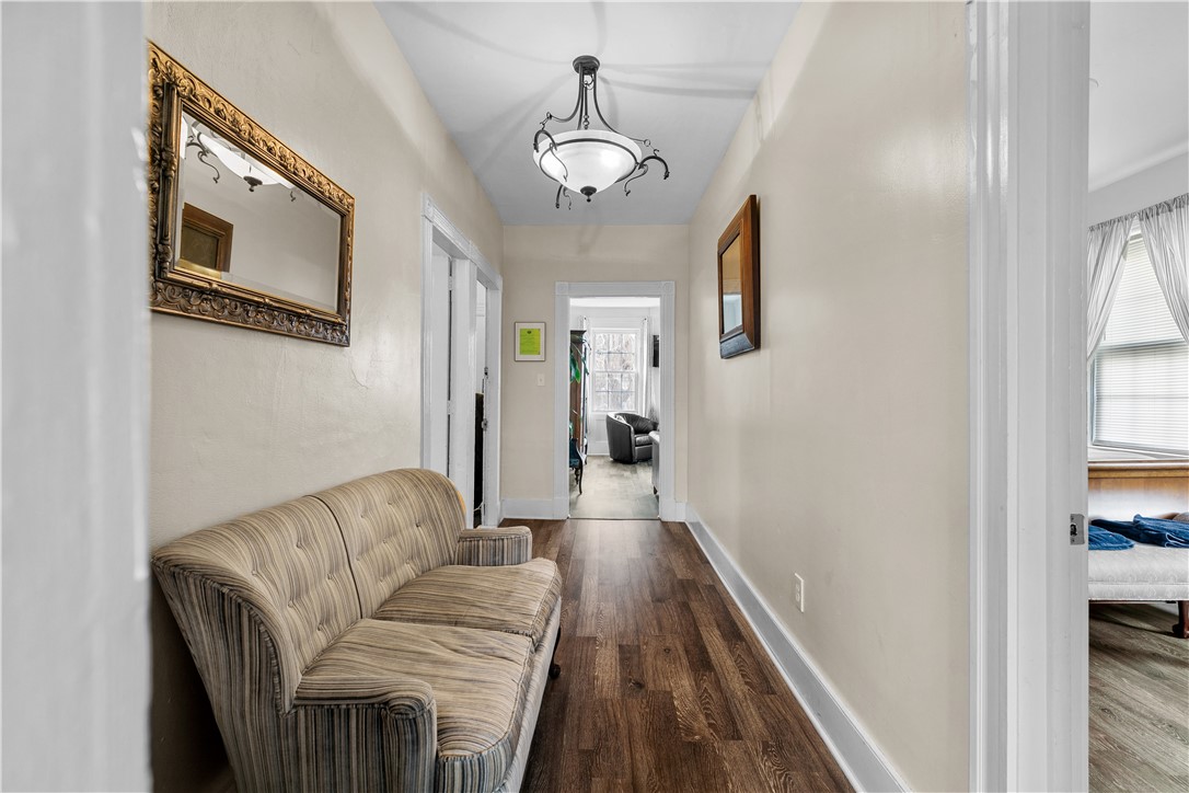 Newport, Rhode Island 02840, United States, 3 Bedrooms Bedrooms, ,1 BathroomBathrooms,Residential,Active,104521