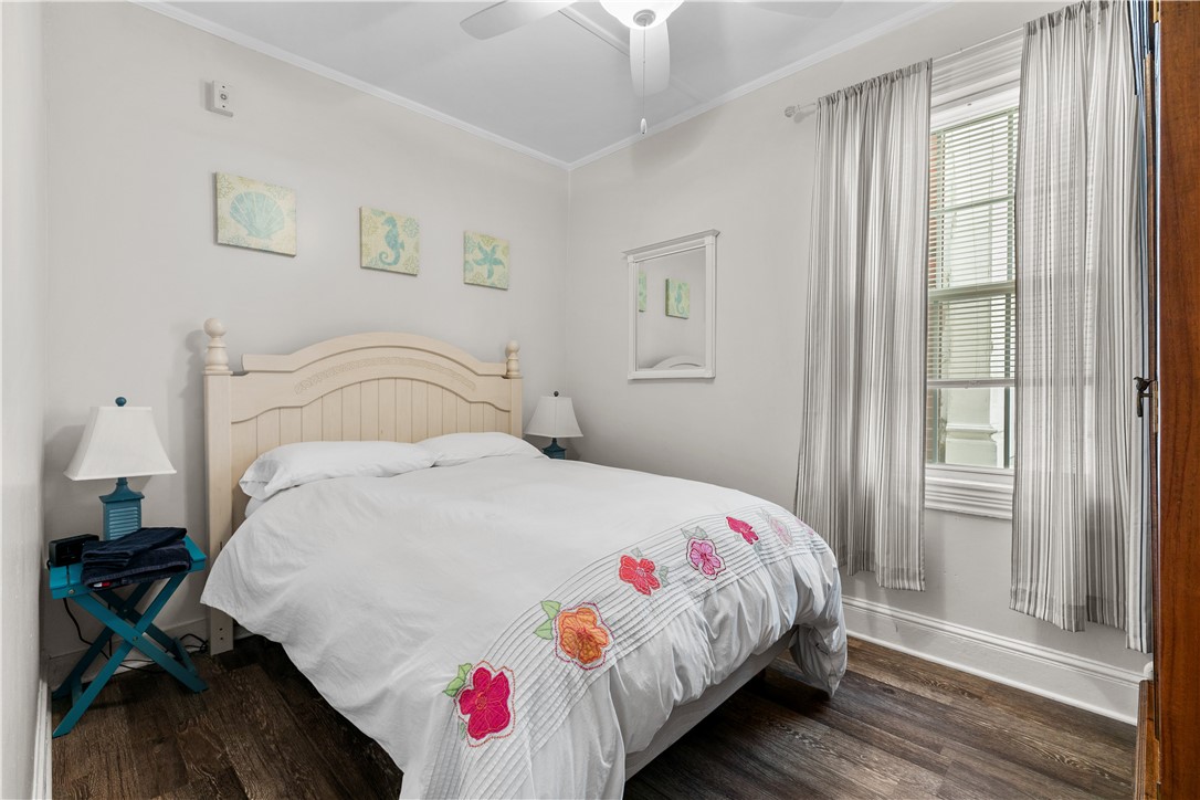 Newport, Rhode Island 02840, United States, 3 Bedrooms Bedrooms, ,1 BathroomBathrooms,Residential,Active,104521