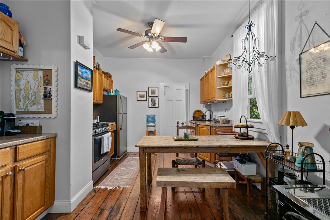 Newport, Rhode Island 02840, United States, 1 Bedroom Bedrooms, ,1 BathroomBathrooms,Residential,Active,207553