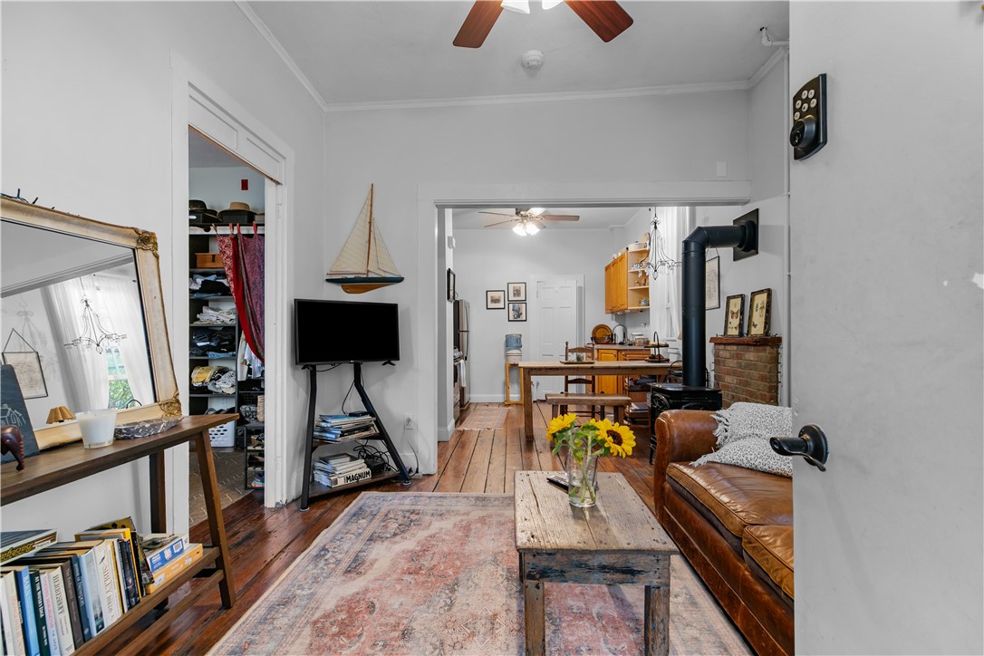 Newport, Rhode Island 02840, United States, 1 Bedroom Bedrooms, ,1 BathroomBathrooms,Residential,Active,207553