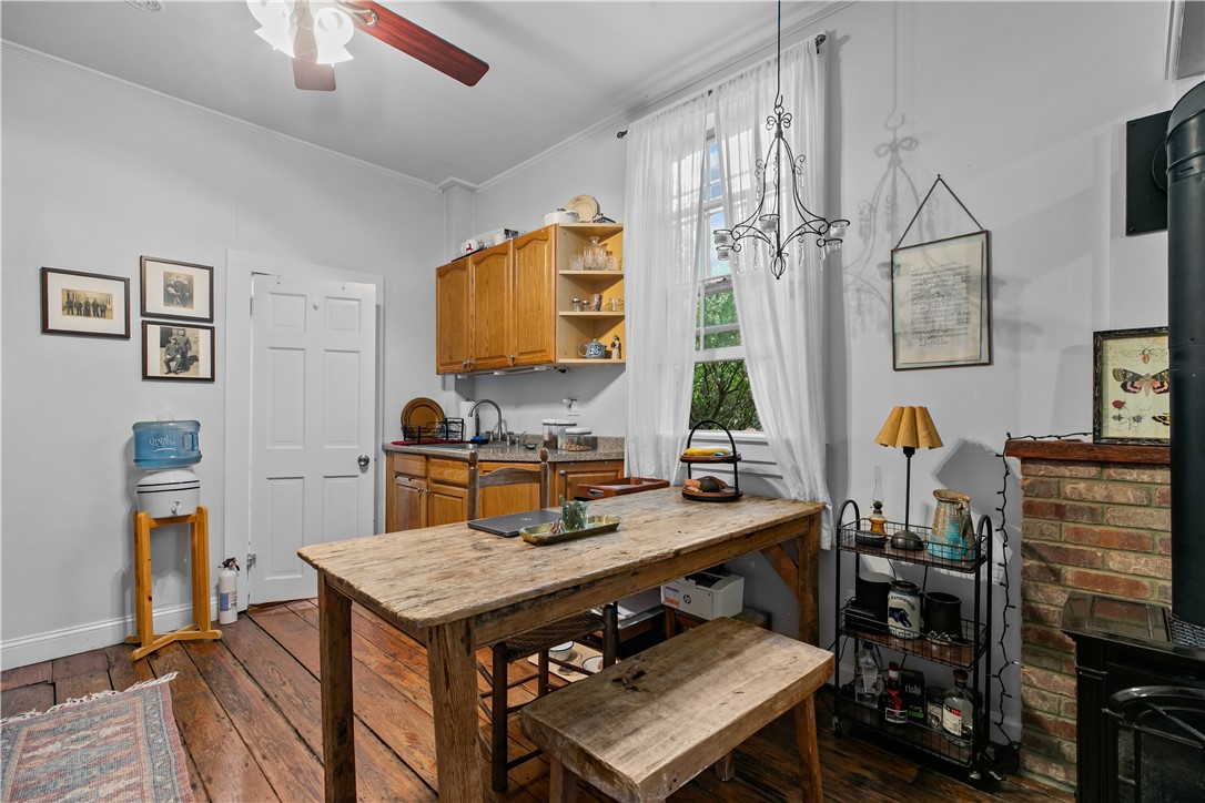 Newport, Rhode Island 02840, United States, 1 Bedroom Bedrooms, ,1 BathroomBathrooms,Residential,Active,207553