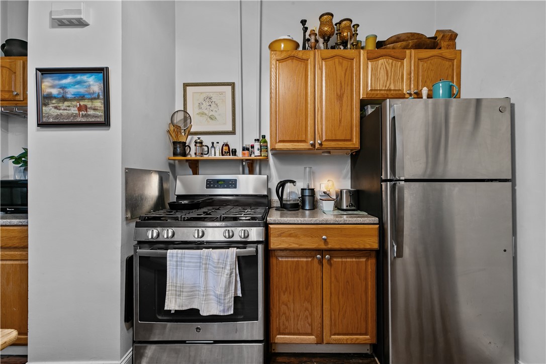 Newport, Rhode Island 02840, United States, 1 Bedroom Bedrooms, ,1 BathroomBathrooms,Residential,Active,207553