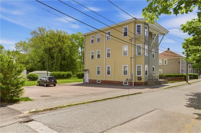 29 Prospect Street 3 Bristol RI 02809