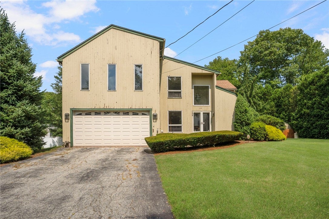 22 Golden View Drive