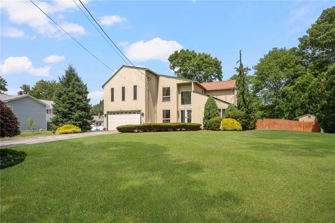 22 Golden View Drive
