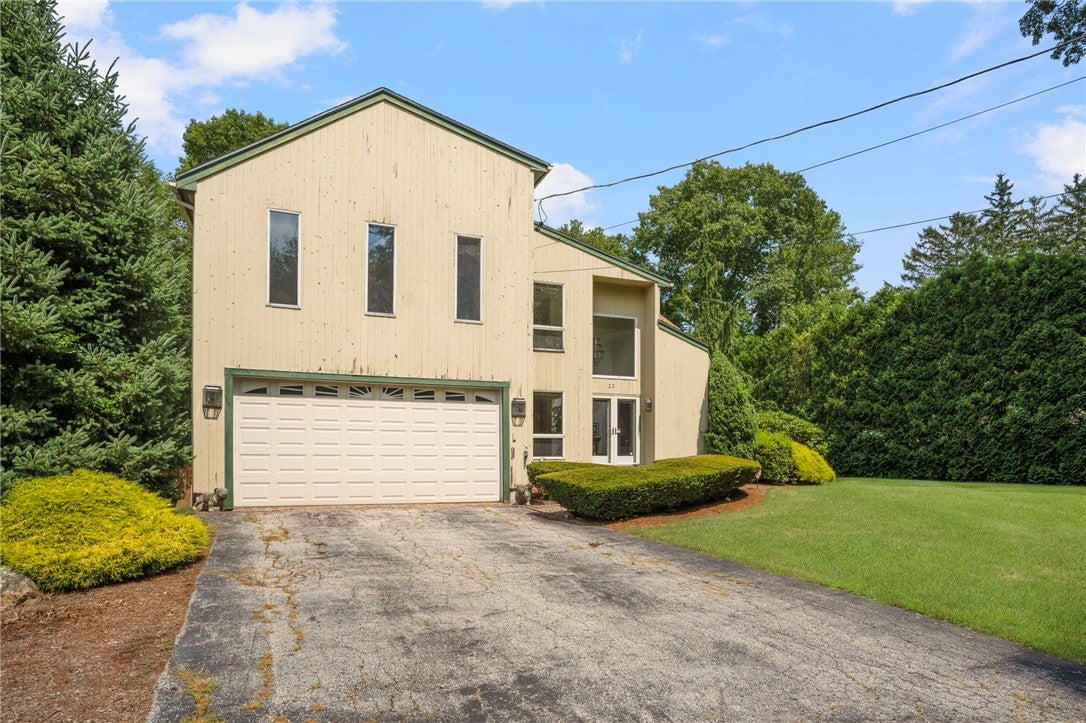 22 Golden View Drive