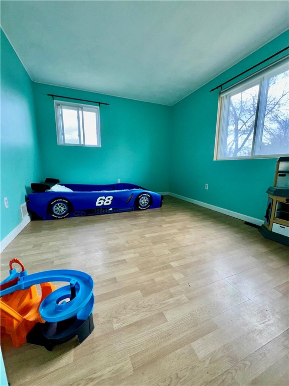 Warwick, Rhode Island 02886, United States, 3 Bedrooms Bedrooms, ,2 BathroomsBathrooms,Residential,Pending,186040