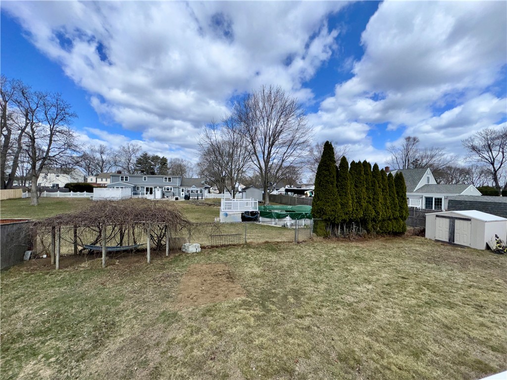 Warwick, Rhode Island 02886, United States, 3 Bedrooms Bedrooms, ,2 BathroomsBathrooms,Residential,Pending,186040