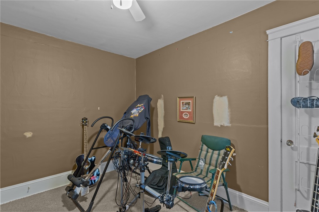 Warwick, Rhode Island 02888, United States, 2 Bedrooms Bedrooms, ,1 BathroomBathrooms,Residential,Active,125724