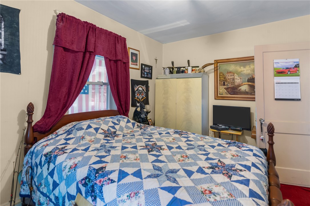 Warwick, Rhode Island 02888, United States, 2 Bedrooms Bedrooms, ,1 BathroomBathrooms,Residential,Active,125724