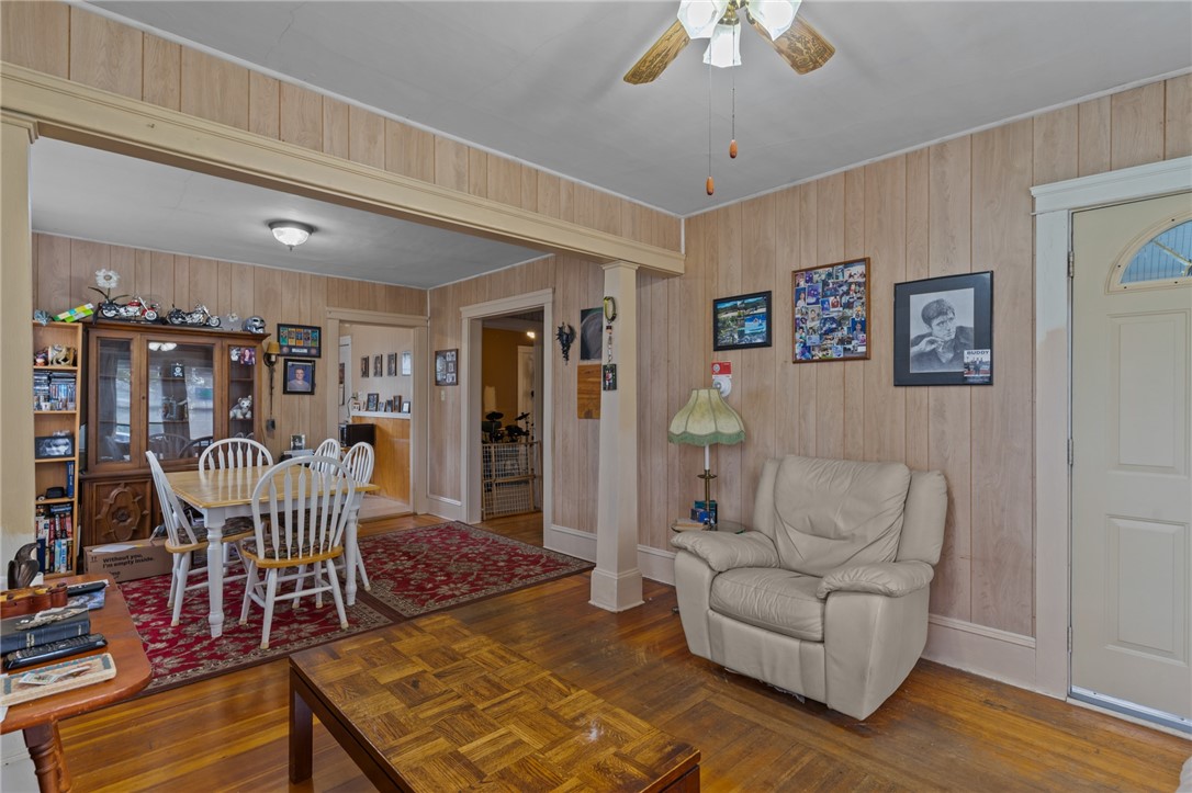 Warwick, Rhode Island 02888, United States, 2 Bedrooms Bedrooms, ,1 BathroomBathrooms,Residential,Active,125724