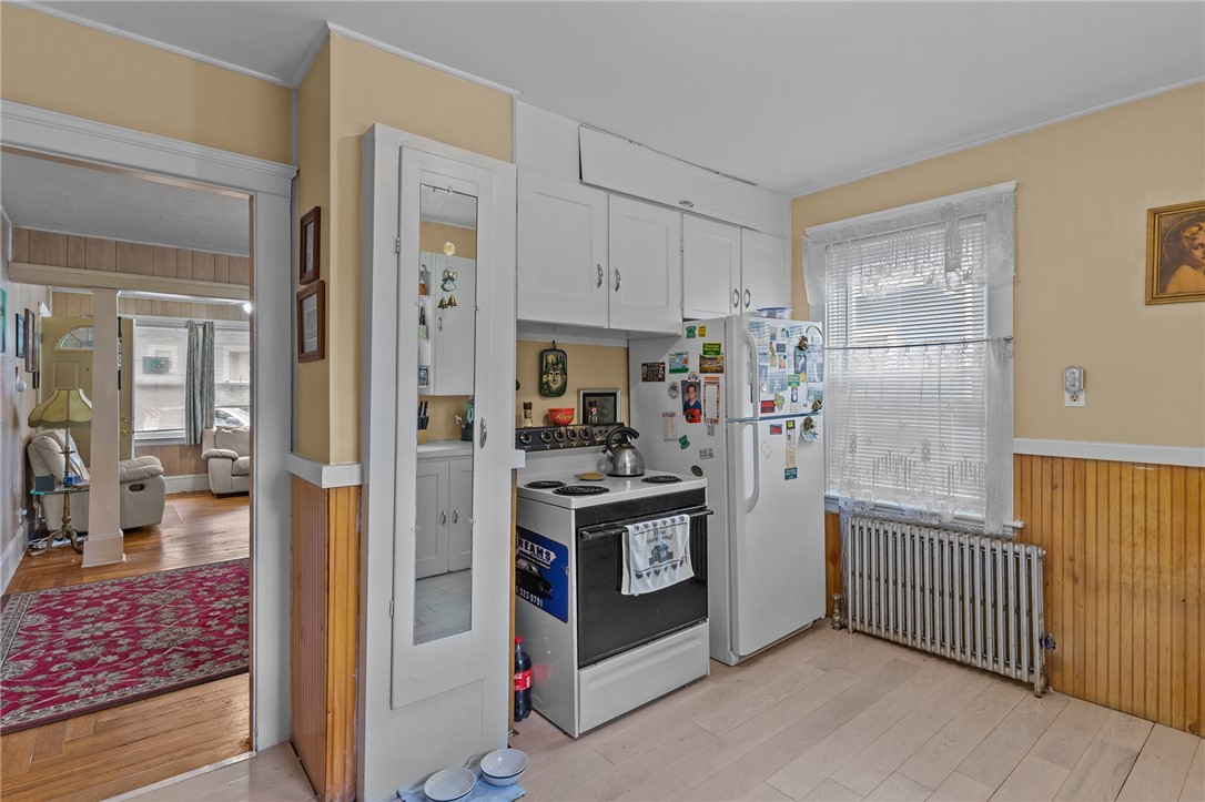 Warwick, Rhode Island 02888, United States, 2 Bedrooms Bedrooms, ,1 BathroomBathrooms,Residential,Active,125724