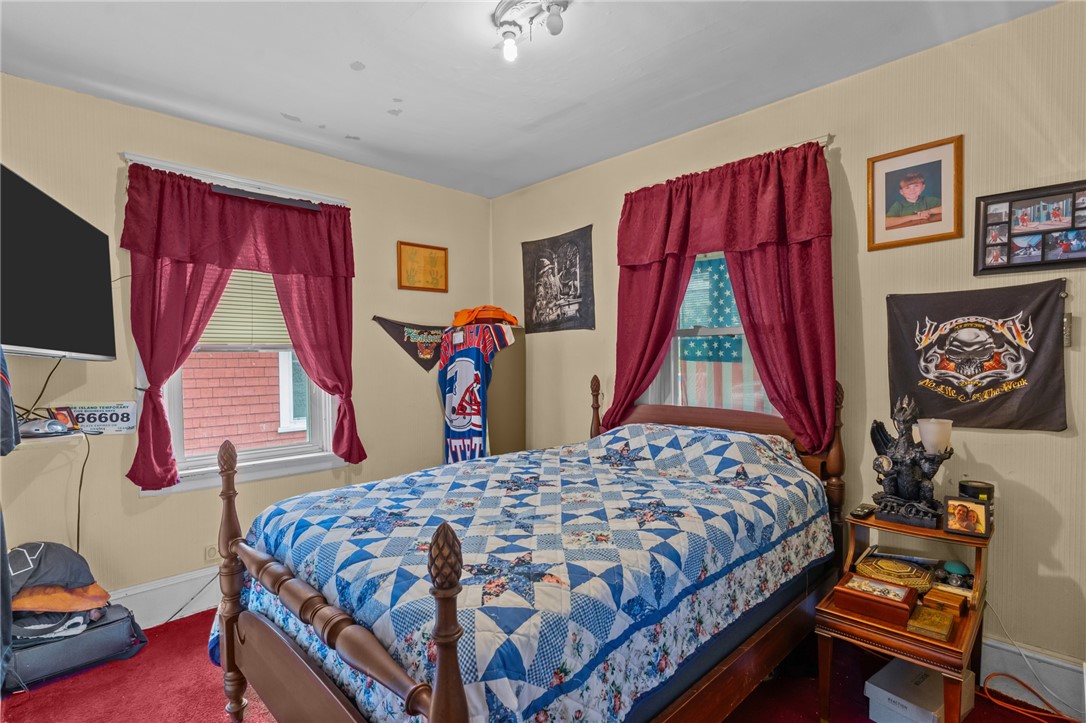 Warwick, Rhode Island 02888, United States, 2 Bedrooms Bedrooms, ,1 BathroomBathrooms,Residential,Active,125724