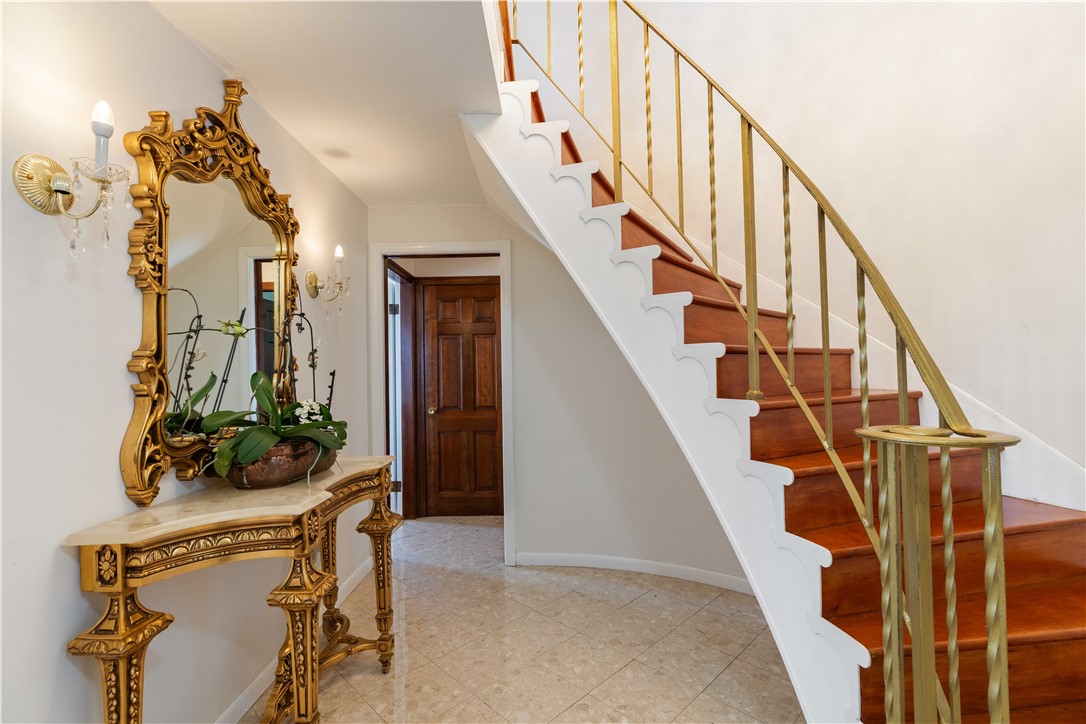 129 Lawrence Drive