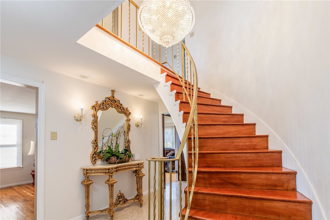129 Lawrence Drive