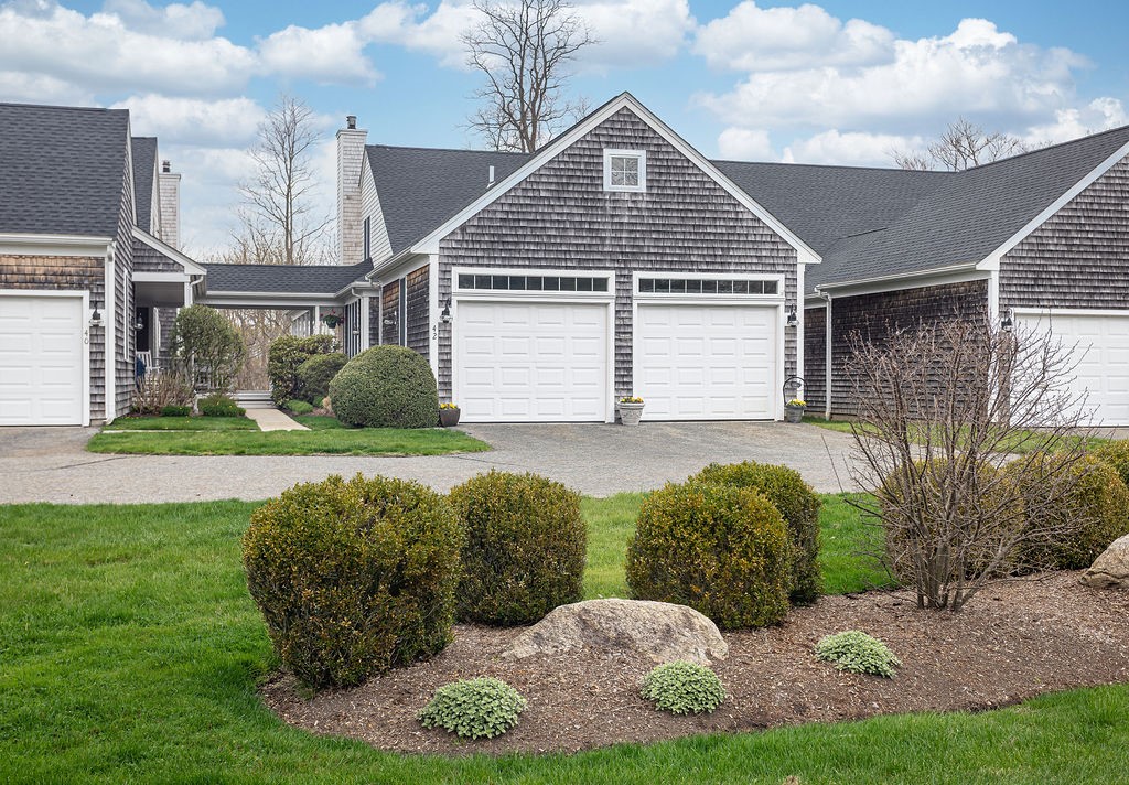 42 Ferry Landing Circle