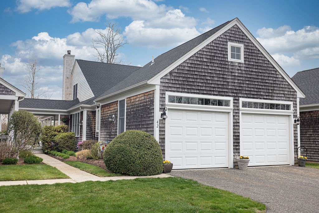 42 Ferry Landing Circle