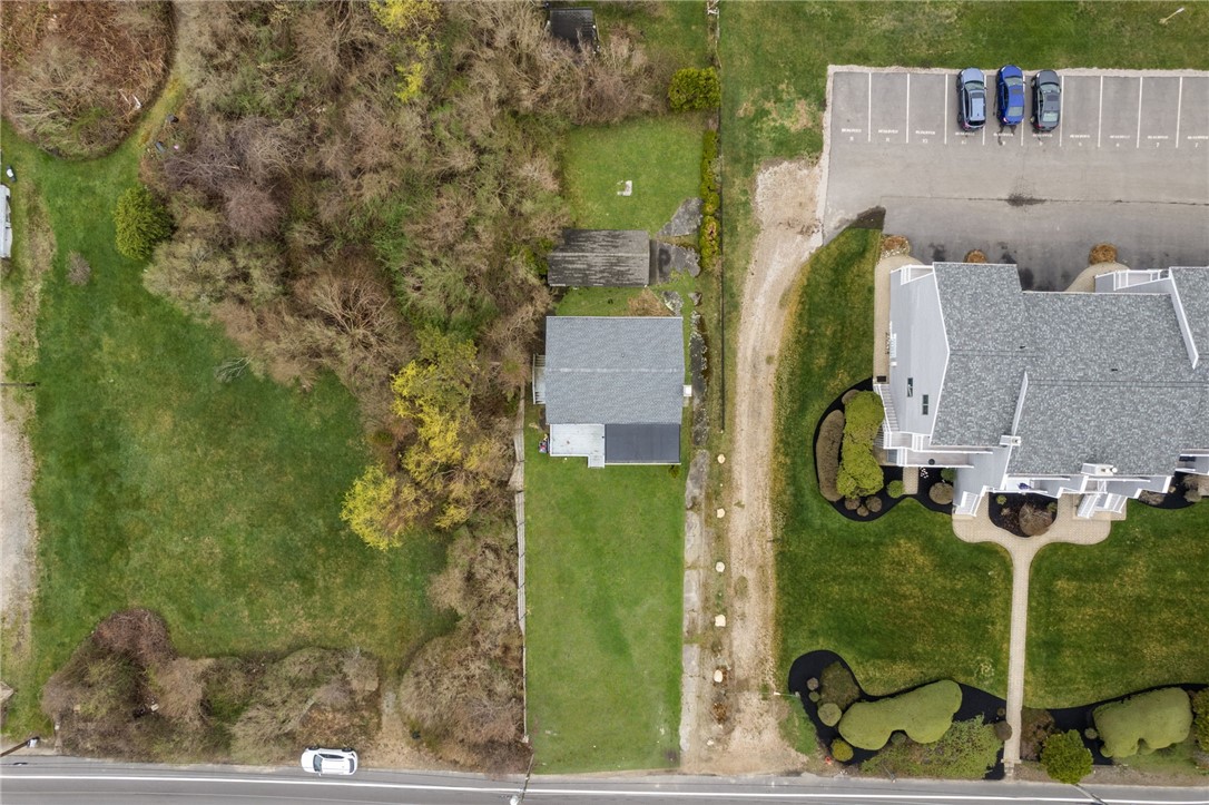 Narragansett, Rhode Island, 02882, United States, 2 Bedrooms Bedrooms, ,1 BathroomBathrooms,Residential,Pending,2041367