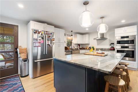 429 Howland Road East Greenwich RI 02818