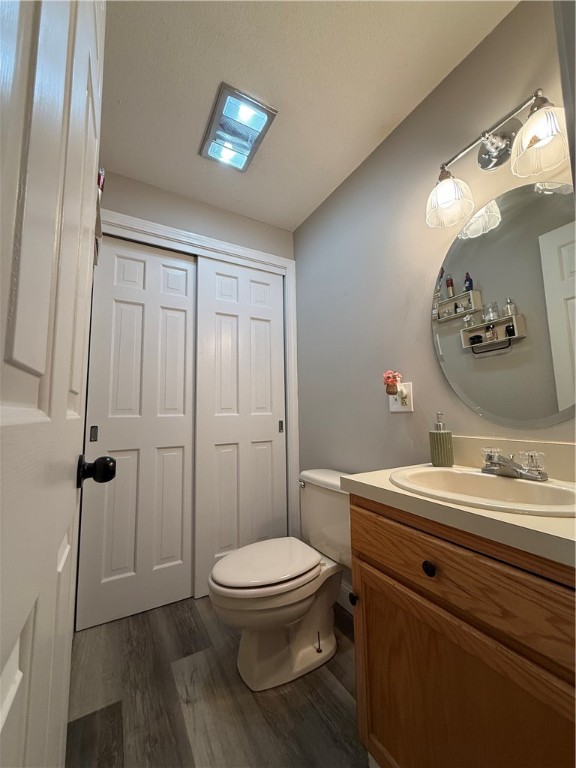 Coventry, Rhode Island 02816, United States, 2 Bedrooms Bedrooms, ,2 BathroomsBathrooms,Residential,Active,195109