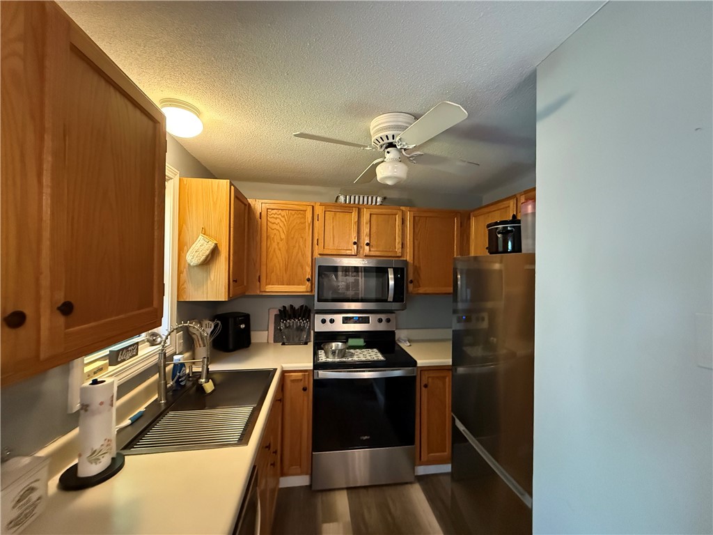 Coventry, Rhode Island 02816, United States, 2 Bedrooms Bedrooms, ,2 BathroomsBathrooms,Residential,Active,195109