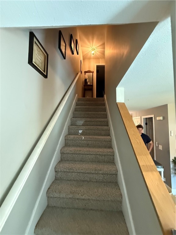 Coventry, Rhode Island 02816, United States, 2 Bedrooms Bedrooms, ,2 BathroomsBathrooms,Residential,Active,195109