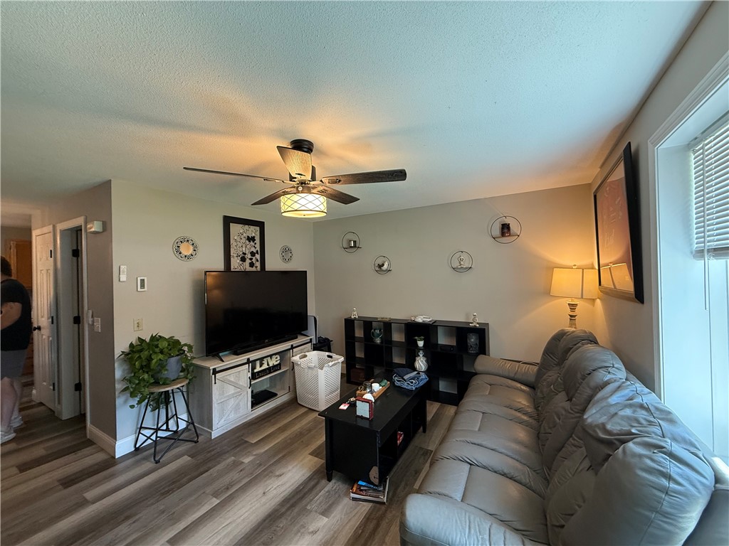 Coventry, Rhode Island 02816, United States, 2 Bedrooms Bedrooms, ,2 BathroomsBathrooms,Residential,Active,195109