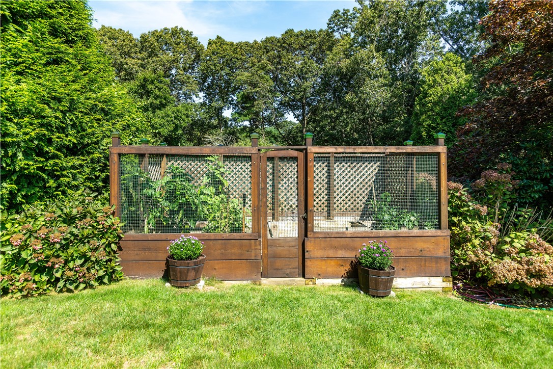 North Kingstown, Rhode Island 02852, United States, 4 Bedrooms Bedrooms, ,4 BathroomsBathrooms,Residential,Pending,78061