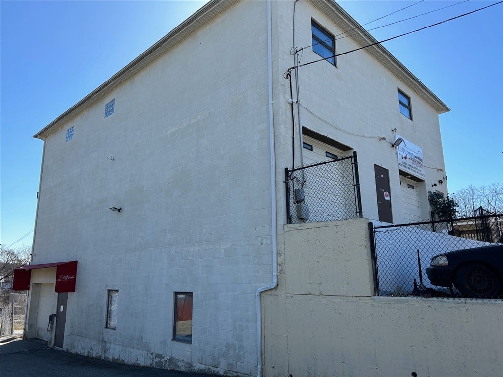 39 Greenville Avenue