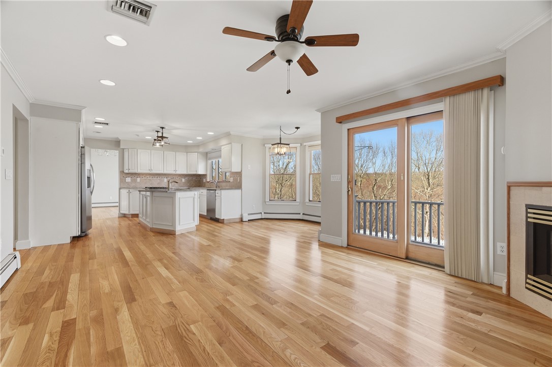Lincoln, Rhode Island, 02865, United States, 5 Bedrooms Bedrooms, ,4 BathroomsBathrooms,Residential,Active,2038215