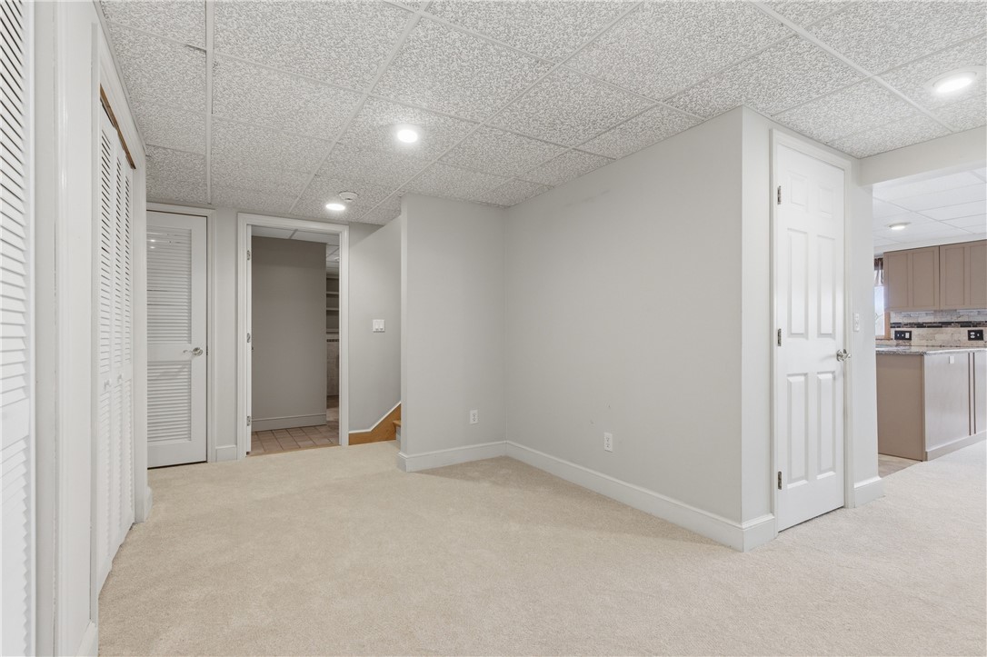 Lincoln, Rhode Island, 02865, United States, 5 Bedrooms Bedrooms, ,4 BathroomsBathrooms,Residential,Active,2038215