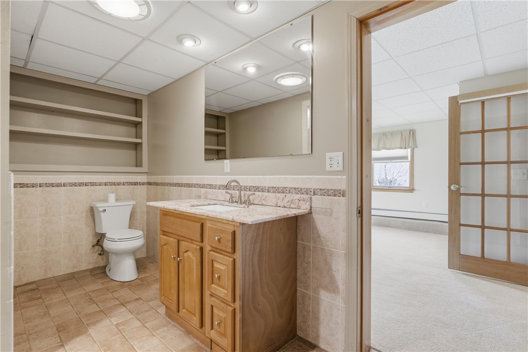 Lincoln, Rhode Island, 02865, United States, 5 Bedrooms Bedrooms, ,4 BathroomsBathrooms,Residential,Active,2038215
