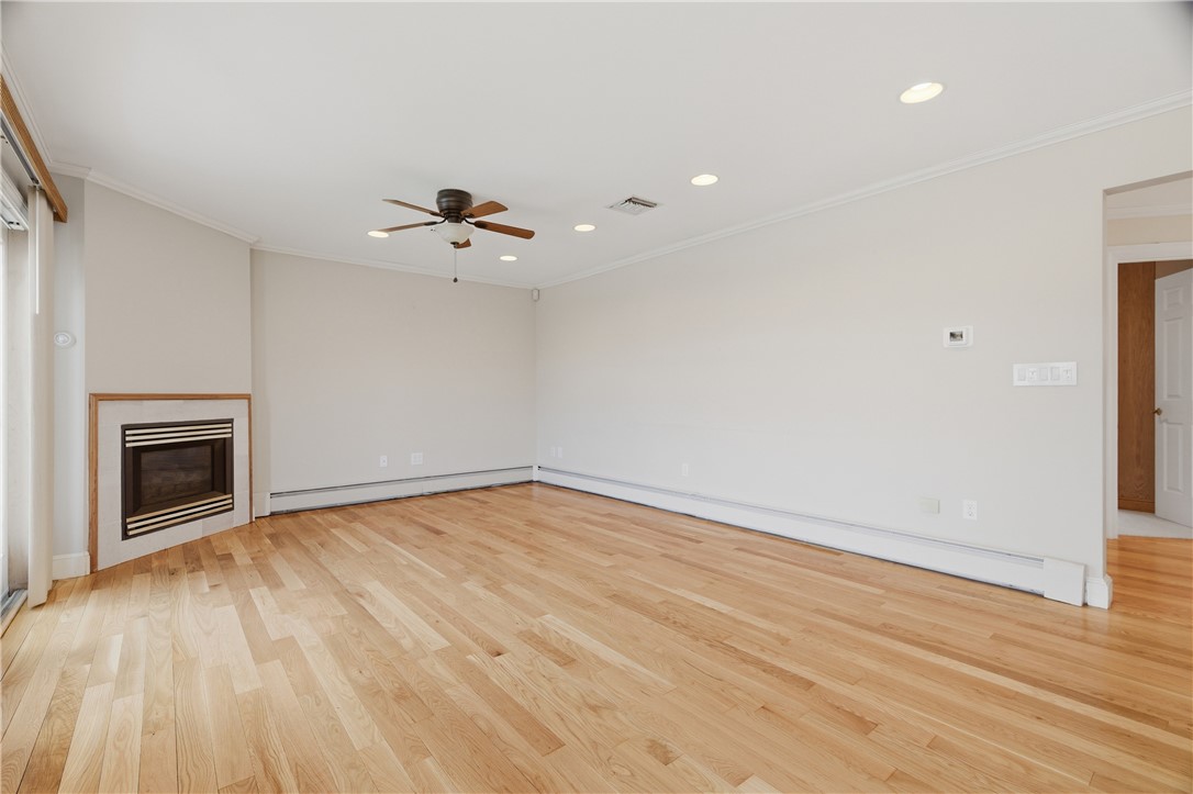 Lincoln, Rhode Island, 02865, United States, 5 Bedrooms Bedrooms, ,4 BathroomsBathrooms,Residential,Active,2038215
