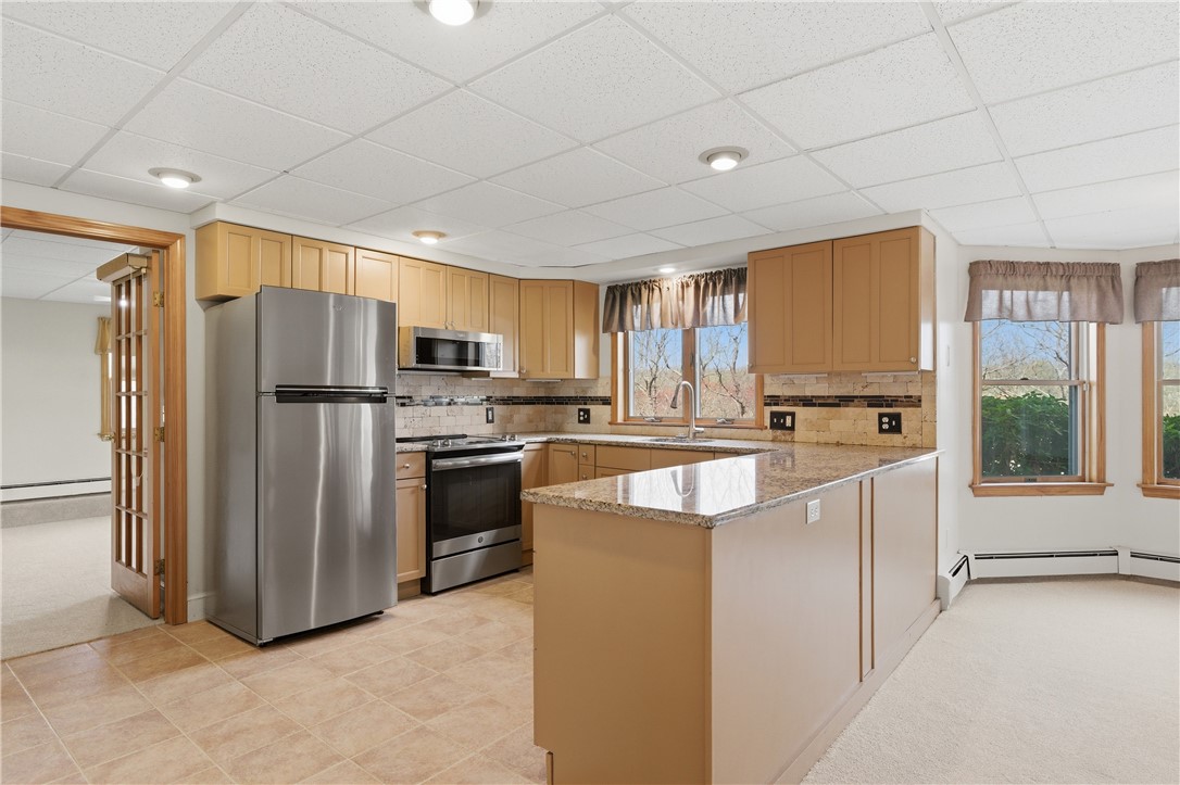 Lincoln, Rhode Island, 02865, United States, 5 Bedrooms Bedrooms, ,4 BathroomsBathrooms,Residential,Active,2038215