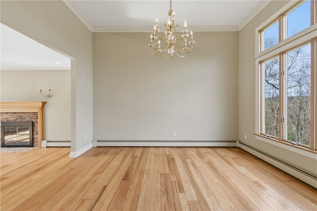 Lincoln, Rhode Island, 02865, United States, 5 Bedrooms Bedrooms, ,4 BathroomsBathrooms,Residential,Active,2038215