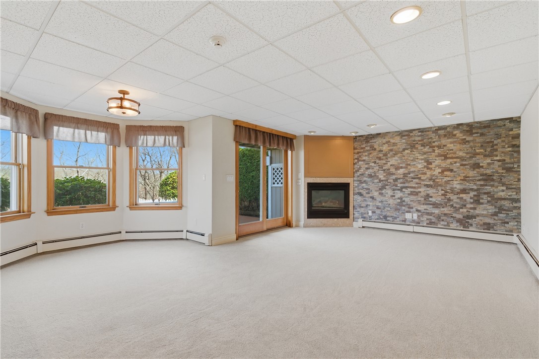 Lincoln, Rhode Island, 02865, United States, 5 Bedrooms Bedrooms, ,4 BathroomsBathrooms,Residential,Active,2038215