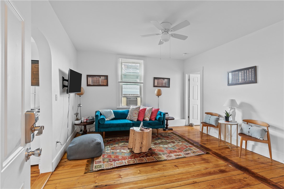 491 Thames Street 493