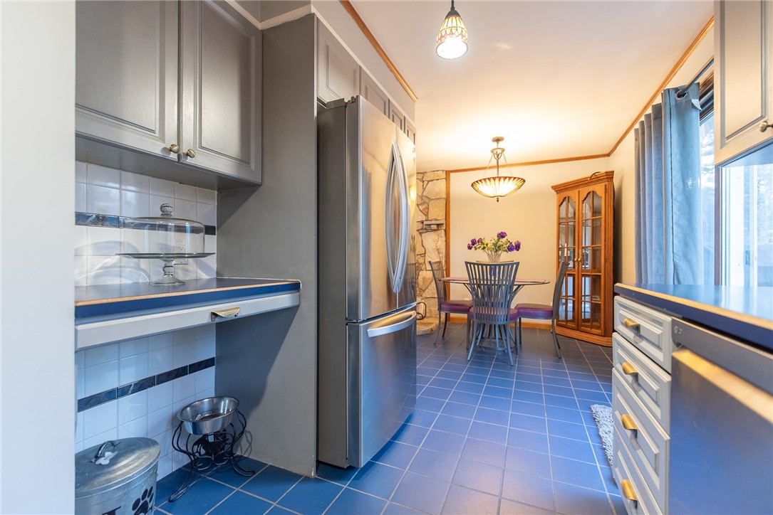 1289 Snake Hill Road