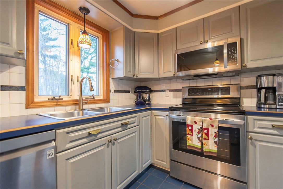 1289 Snake Hill Road