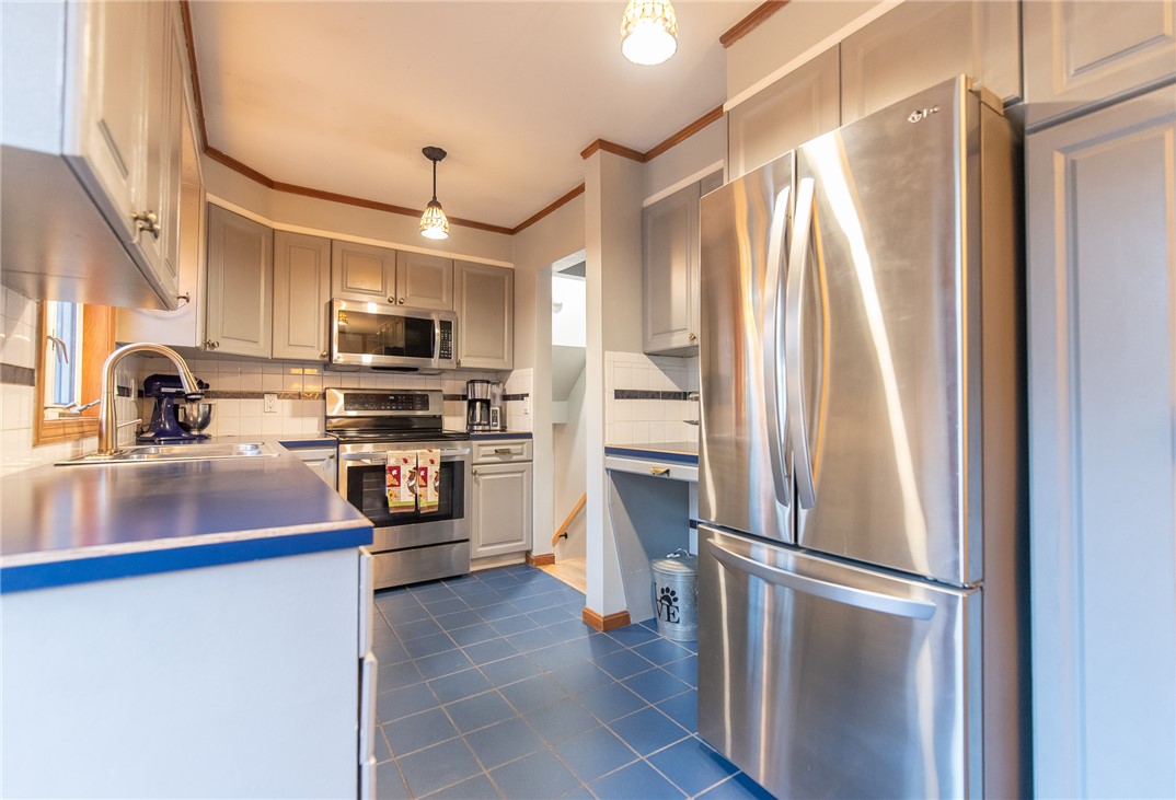 1289 Snake Hill Road