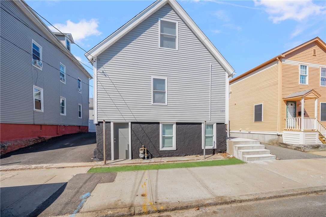 133 W Clifford Street