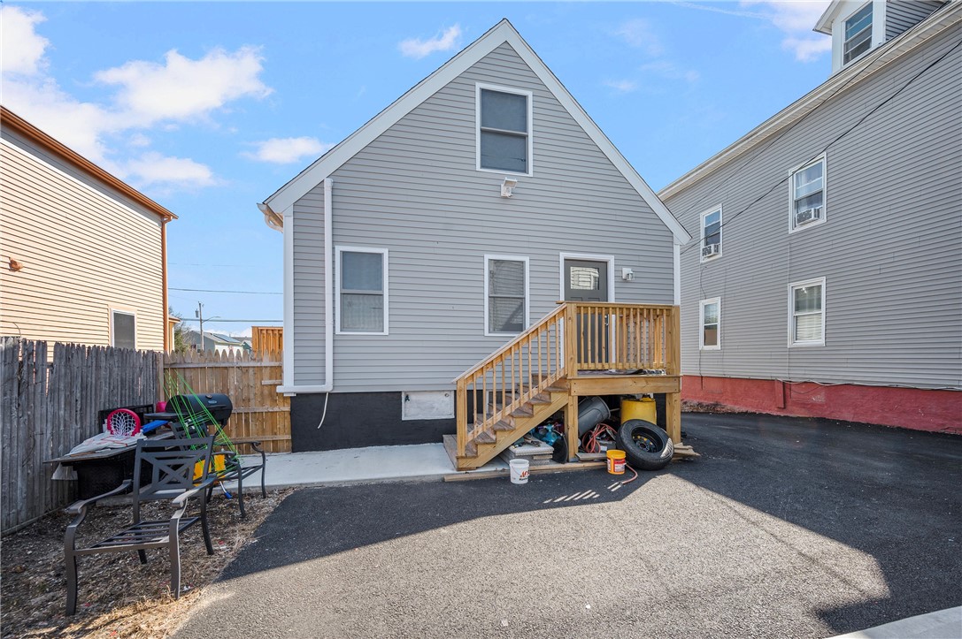 133 W Clifford Street