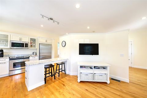 134 136 Maple Avenue Barrington RI 02806