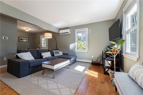 156 River Street B South Kingstown RI 02879