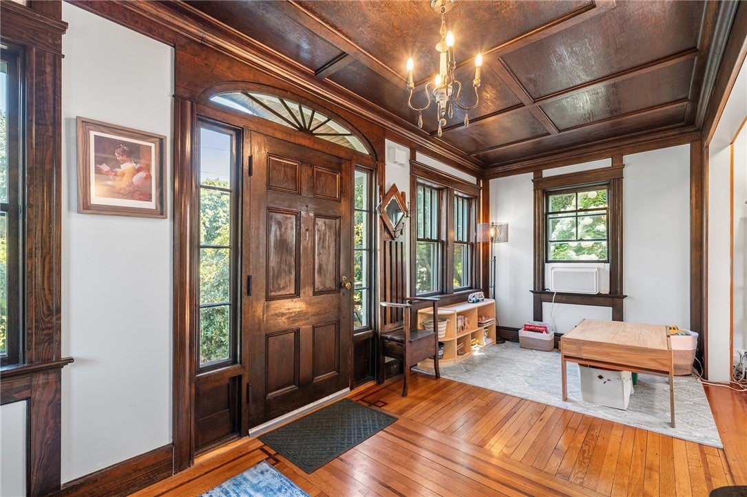 84 Alden Avenue