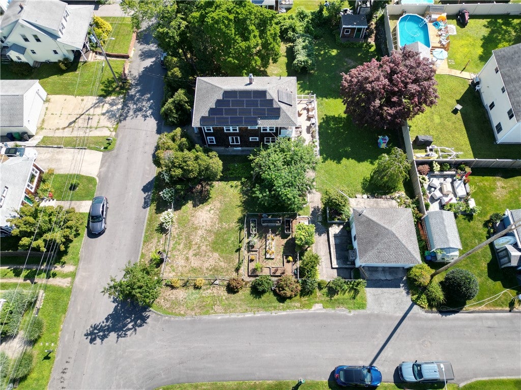 84 Alden Avenue