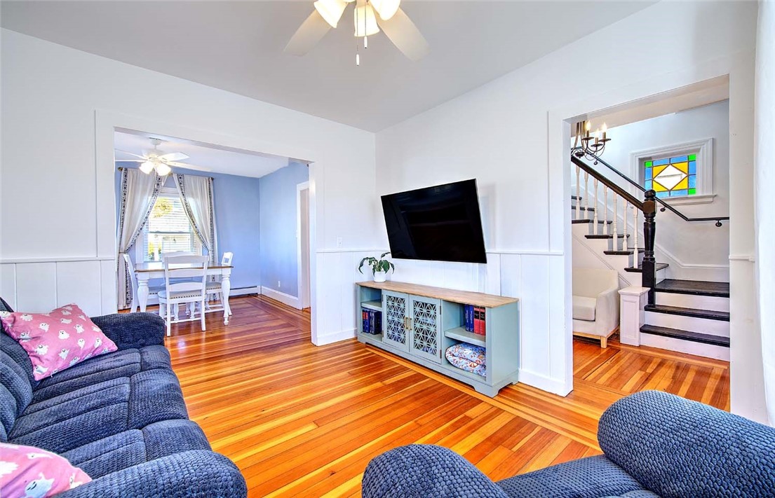 93 Narragansett Avenue