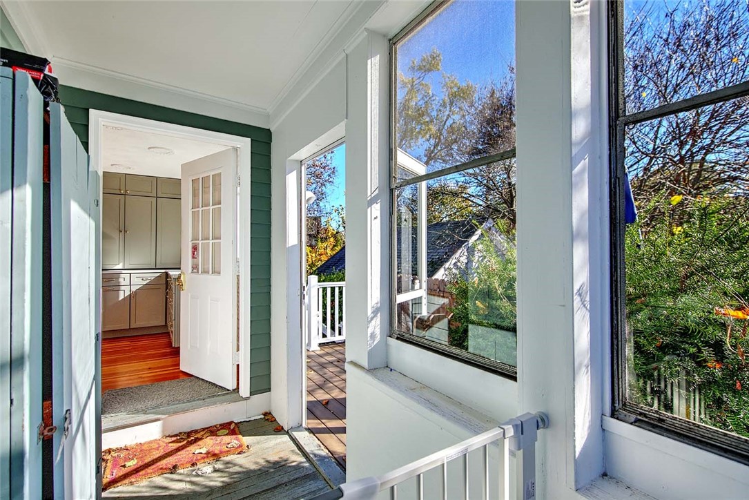 93 Narragansett Avenue