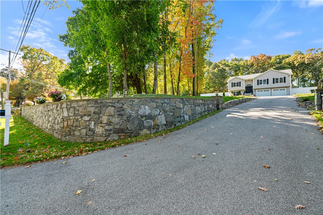 252 Douglas Pike