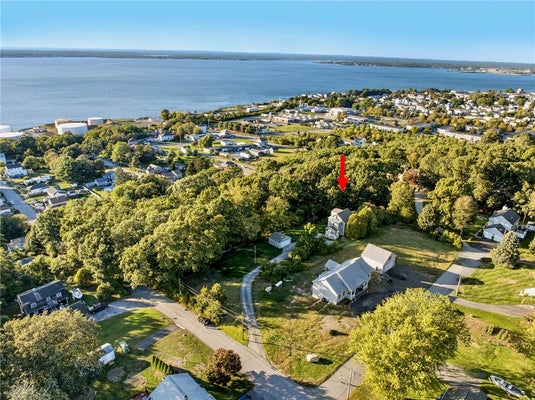 126 HILTON ST, TIVERTON, RI 02878 - Image d82fc75fa91dfd917d50c036b9a67e32/2757148175